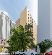 Casa Grande I Towers in Miami, FL - Building Photo - Building Photo