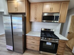 333 E 61st St in Long Beach, CA - Building Photo - Building Photo