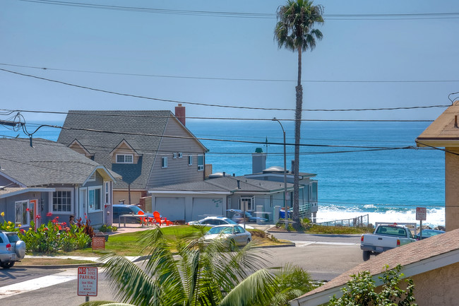 934 S Myers St in Oceanside, CA - Foto de edificio - Building Photo