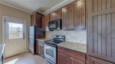 3401 Cullen Trail in College Station, TX - Building Photo - Building Photo