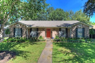 14026 St Marys Ln in Houston, TX - Building Photo
