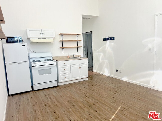 6524 Dume Dr in Malibu, CA - Building Photo - Building Photo