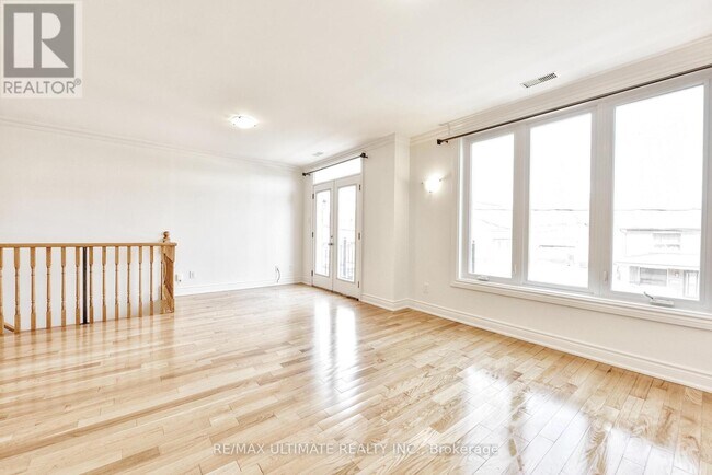 846 Ossington Ave in Toronto, ON - Building Photo - Building Photo