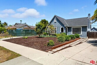 5428 S Victoria Ave in Los Angeles, CA - Building Photo - Building Photo