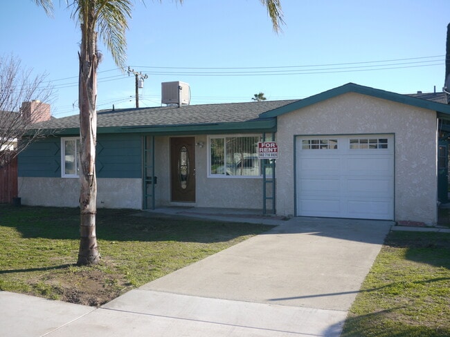 property at 1125 E Marshall Blvd