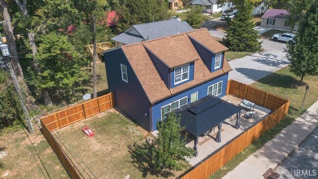 property at 1122 S Fess Ave