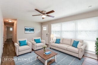 401 Lacy Ln in Belton, MO - Foto de edificio - Building Photo