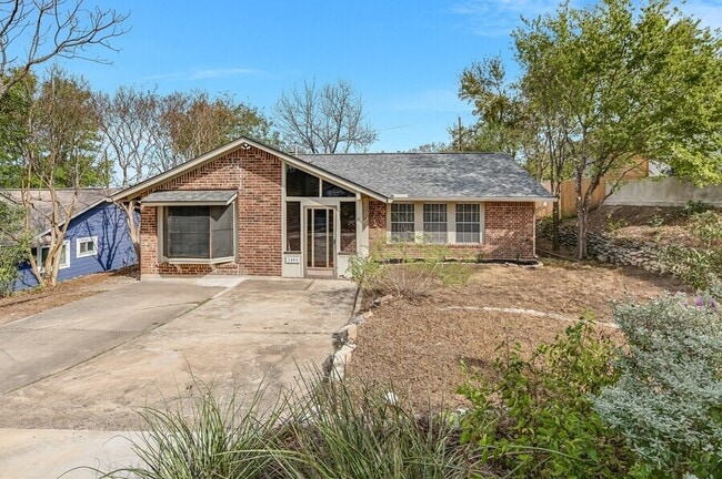 3404 Plantation Rd in Austin, TX - Building Photo - Building Photo