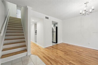 5811 Atlantic Blvd in Jacksonville, FL - Foto de edificio - Building Photo