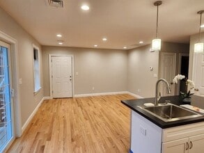 158 Hayden Rowe St in Hopkinton, MA - Building Photo - Building Photo