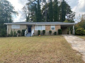 2493 Miriam Ln in Decatur, GA - Building Photo