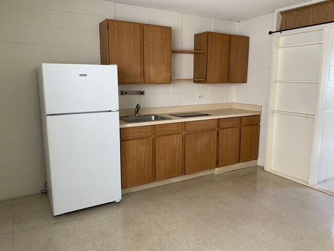 218 Ka?iulani Ave-Unit -22 in Honolulu, HI - Building Photo - Building Photo