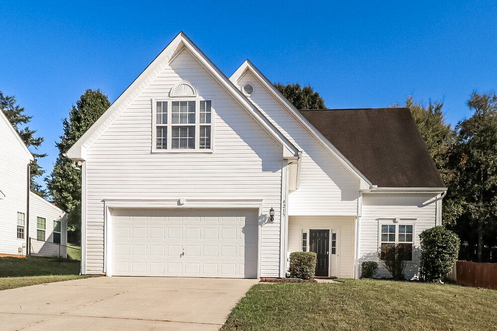 4215 Sebring Ct SW in Concord, NC - Foto de edificio