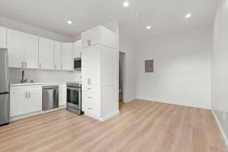 Private Bungalow w/ Yard! Move in Today in Los Angeles, CA - Building Photo - Interior Photo