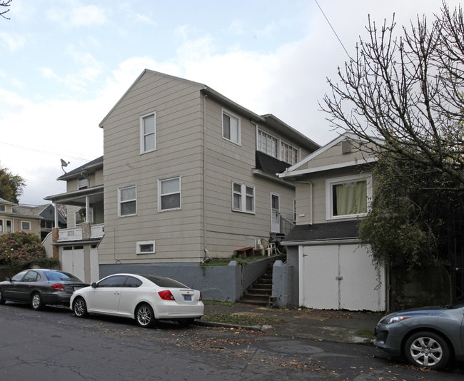 1404 SE Madison St in Portland, OR - Building Photo - Building Photo