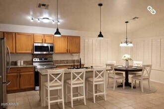 4030 W Hide Trl in Phoenix, AZ - Building Photo - Building Photo