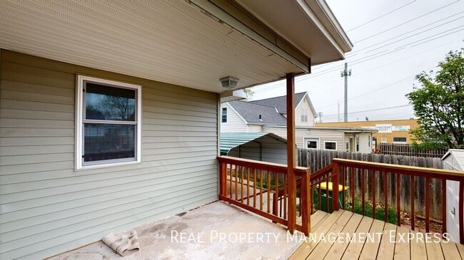 3 Bed 1 Bath Home near Downtown Sioux Falls! in Sioux Falls, SD - Building Photo - Building Photo