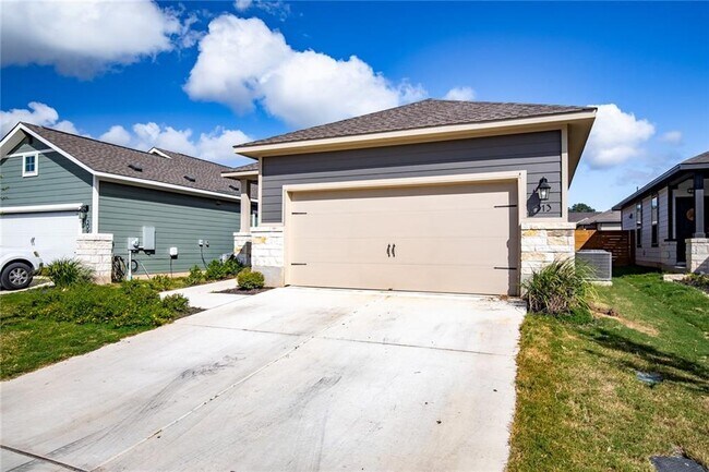 313 Trellis Blvd in Leander, TX - Building Photo - Building Photo
