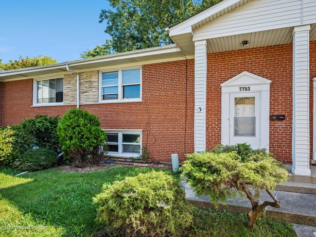 property at 7753 N Nordica Ave