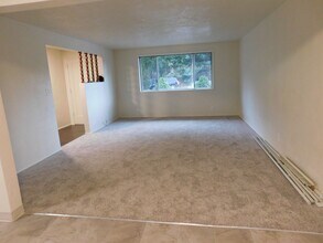1200 Rome Ln in Eugene, OR - Building Photo - Building Photo