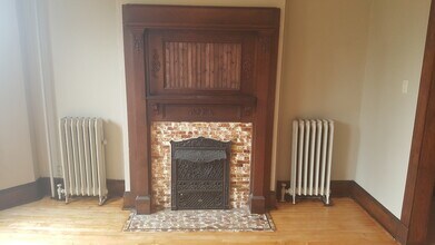 296 Bates in St. Paul, MN - Building Photo - Interior Photo
