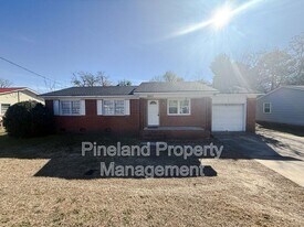 3893 Cumberland Rd in Fayetteville, NC - Building Photo