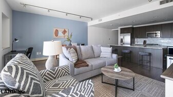 777 Preston St in Houston, TX - Building Photo
