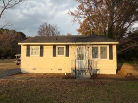 609 W Holly St in Goldsboro, NC - Building Photo