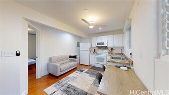 4566 Sierra Dr in Honolulu, HI - Building Photo