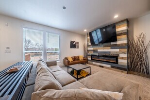 523 W Vance Dr in Kanab, UT - Building Photo