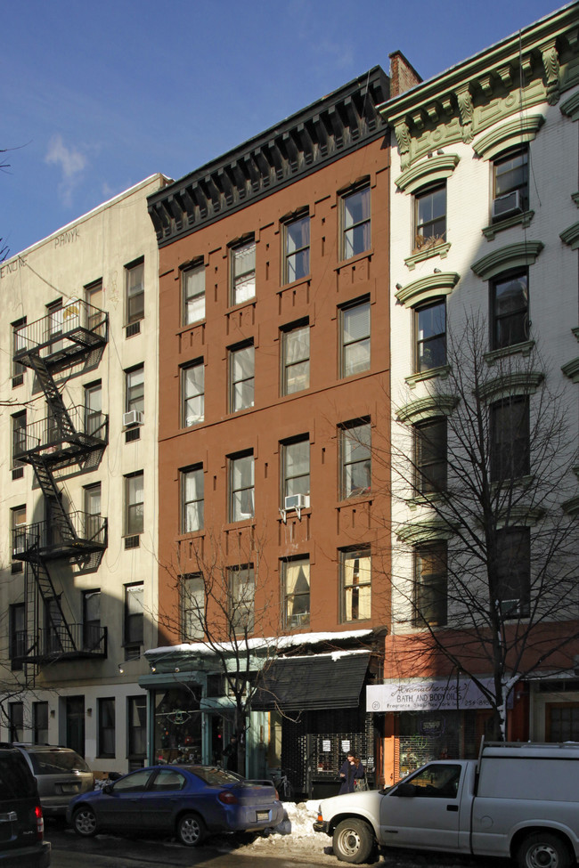 19 E 7th St in New York, NY - Building Photo - Building Photo