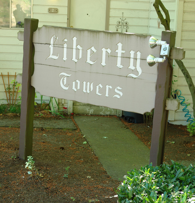 Liberty Towers in Salem, OR - Building Photo - Building Photo