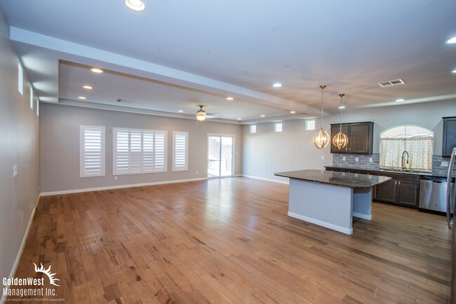 8529 Fox Brook St in Las Vegas, NV - Building Photo - Building Photo