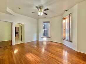 1321 N Maplewood Ave in Chicago, IL - Building Photo - Building Photo