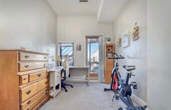 153 Dorchester St, Unit 2 in Boston, MA - Foto de edificio - Building Photo