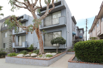 1743 Glendon Ave in Los Angeles, CA - Building Photo - Building Photo