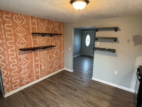 324 Pershing Ave NW in Massillon, OH - Foto de edificio - Building Photo