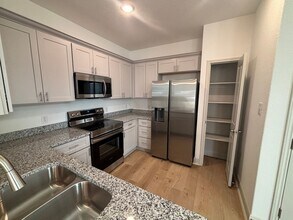 7525 Briarwood Pass in San Antonio, TX - Building Photo - Building Photo