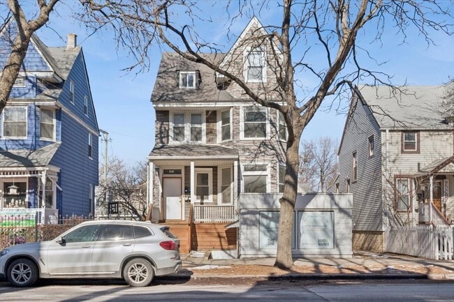 2144 W Montrose Ave in Chicago, IL - Building Photo - Building Photo