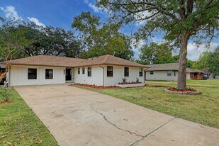 11221 Elbeck Dr in Houston, TX - Building Photo