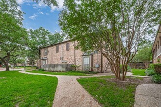 811 Wax Myrtle Ln in Houston, TX - Building Photo - Building Photo