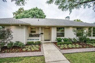 6908 Lavendale Ave in Dallas, TX - Building Photo - Building Photo