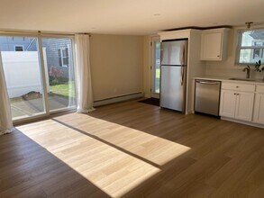 818 Wilbur Ave in Swansea, MA - Building Photo - Building Photo