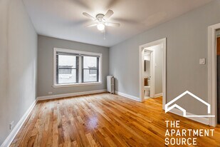 1160 N Dearborn St, Unit 413 in Chicago, IL - Building Photo