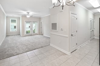 Brittany Place Apartment Homes in Hendersonville, NC - Foto de edificio - Building Photo