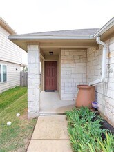 9013 China Rose Dr in Austin, TX - Building Photo - Building Photo