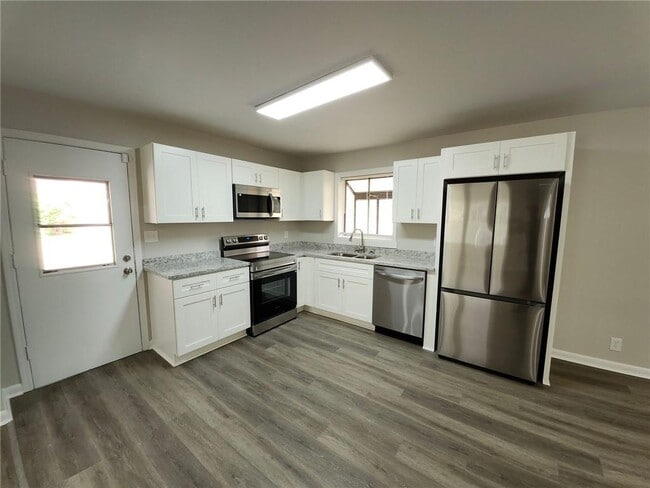 5370 Longmeadow Ln in Atlanta, GA - Building Photo - Building Photo