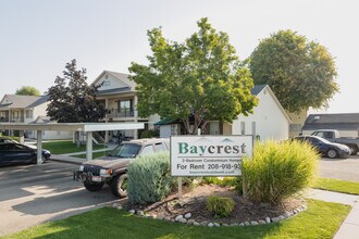 Baycrest Village in Caldwell, ID - Foto de edificio - Building Photo
