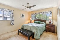 9398 S Belfort Cir, Unit 204 in Tamarac, FL - Foto de edificio - Building Photo