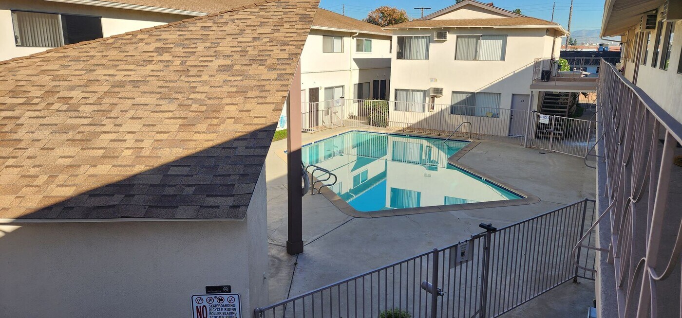 478 HUNT PK in Norwalk, CA - Building Photo